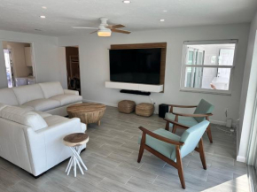Gulf Access, Pool Table, Heated Pool, Sleeps 12 - Villa Dolphin Sunset